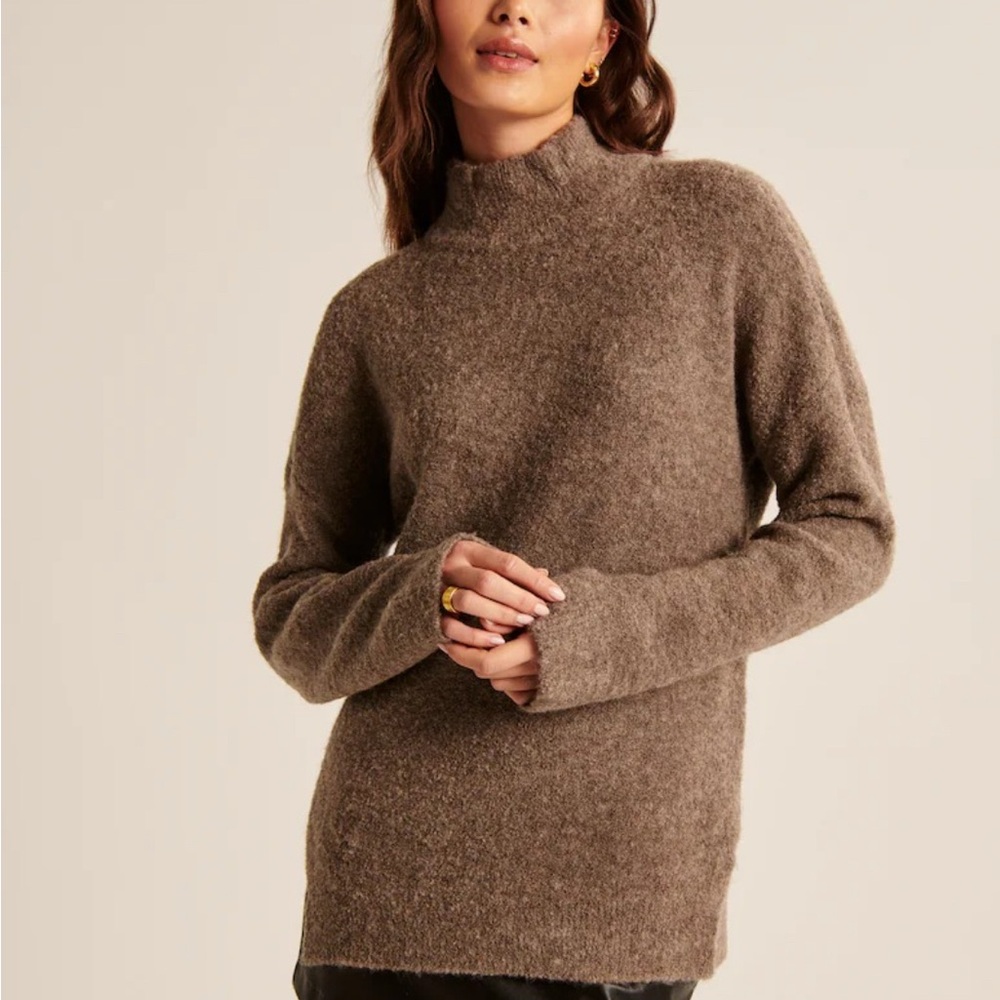 Abercrombie & Fitch Taupe Mock Neck Sweater
